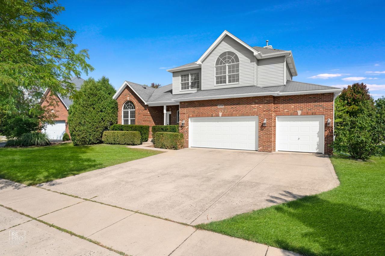 405 Sudbury Cir., Oswego, IL 60543