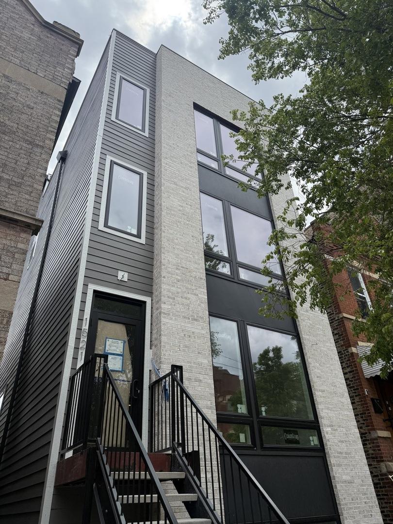 1521 W 17th St. #1, Chicago, IL 60608