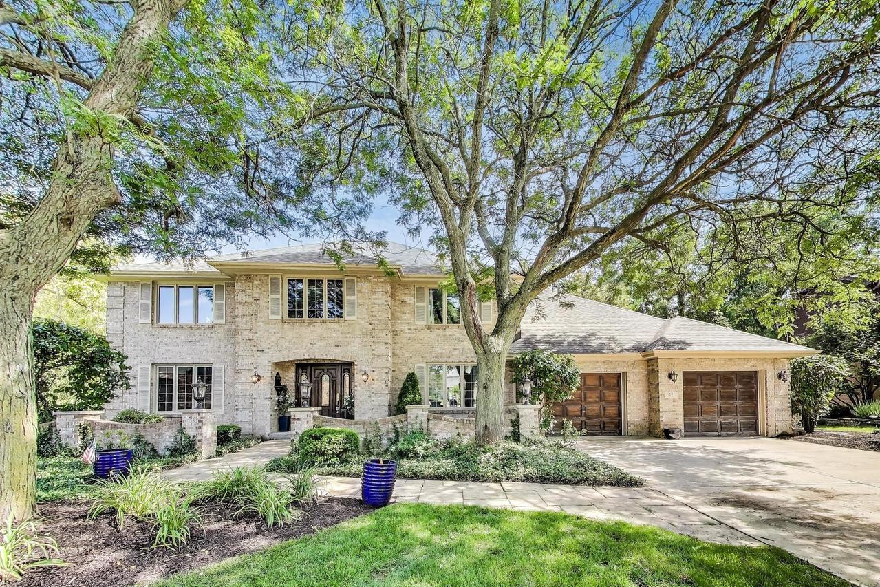 421 Creekside Ct., Willowbrook, IL 60527