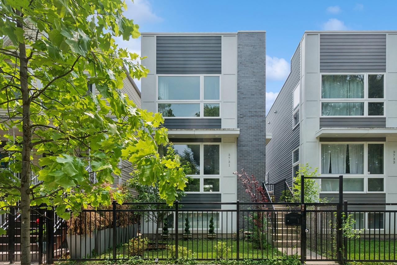 3731 W Lyndale St., Chicago, IL 60647