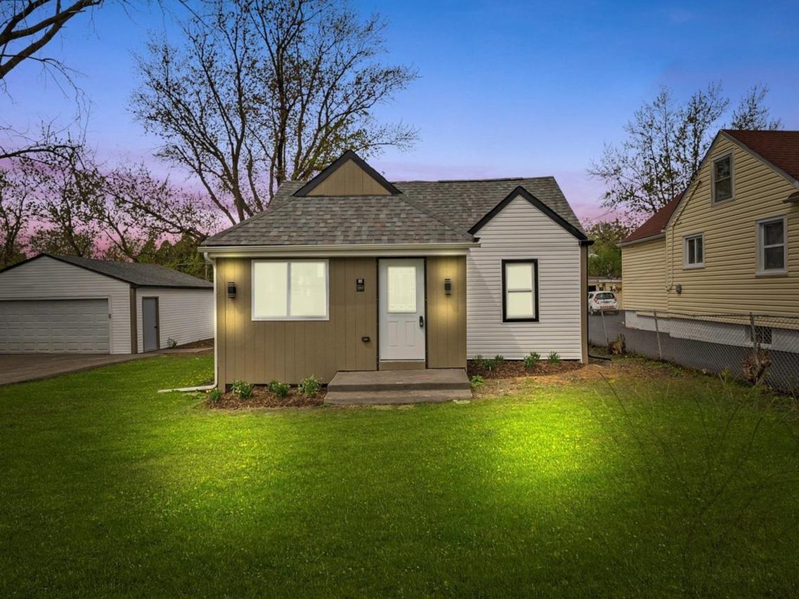 1326 N Poplar Ave., Round Lake Beach, IL 60073