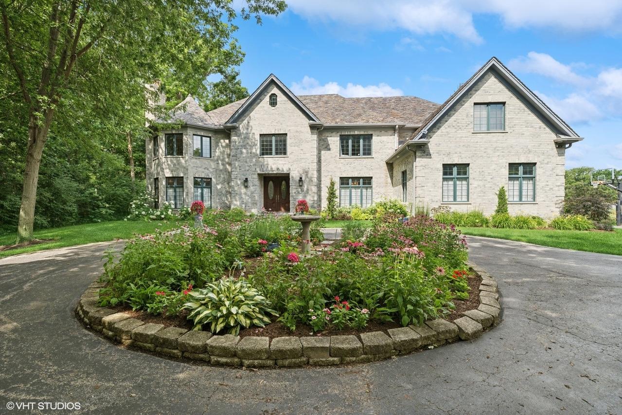 1305 Gavin Ct., Lake Forest, IL 60045