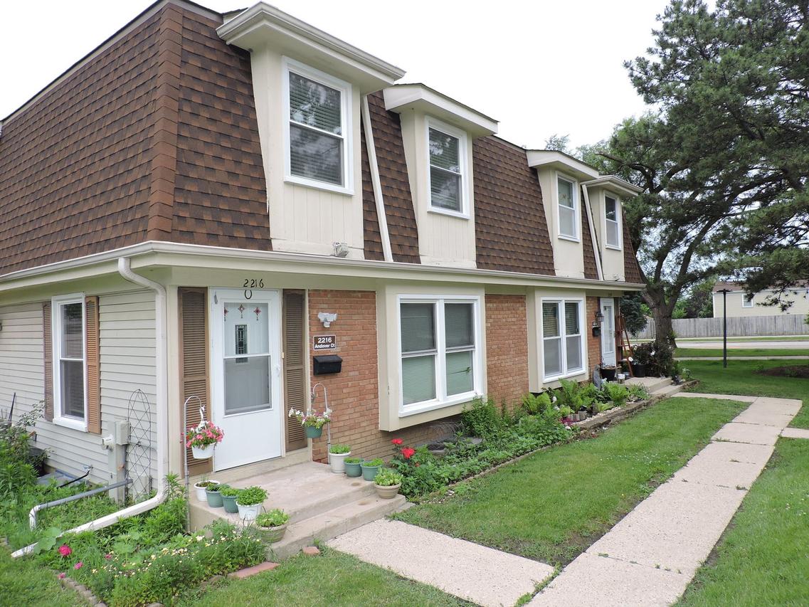 2216 Andover Ct., Schaumburg, IL 60194