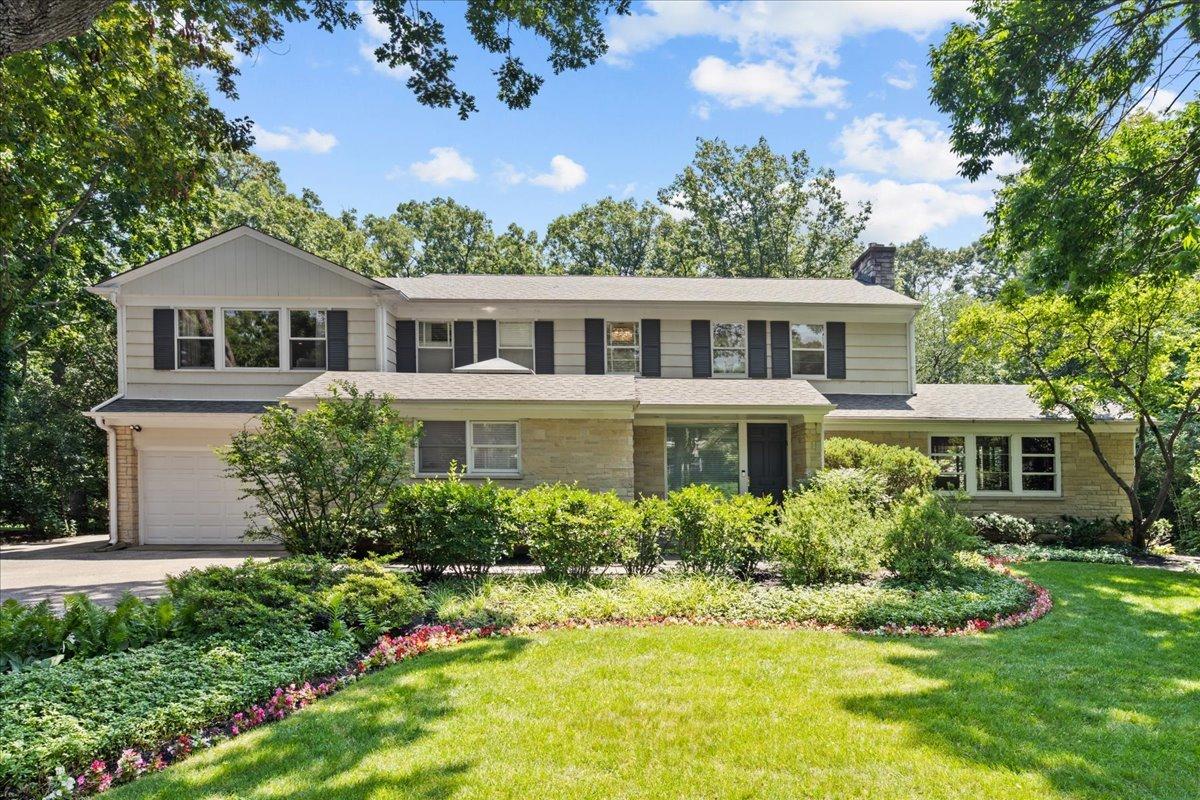 151 Pine Point Dr., Highland Park, IL 60035