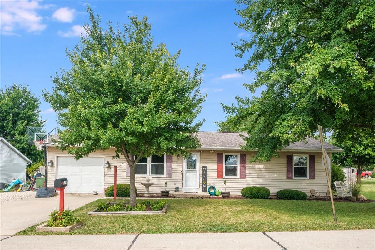 505 Tamula Dr., Mahomet, IL 61853