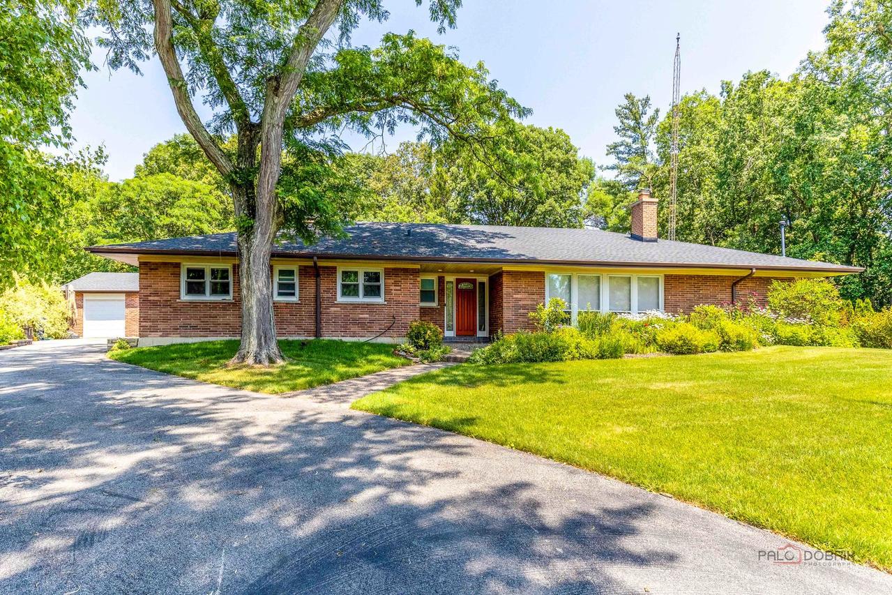 16 Yorkshire Dr., Lincolnshire, IL 60069