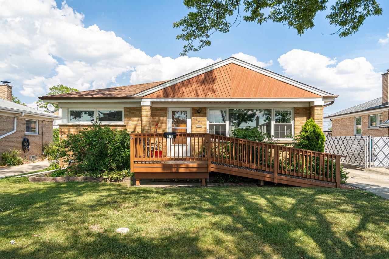 4601 Rose St., Schiller Park, IL 60176