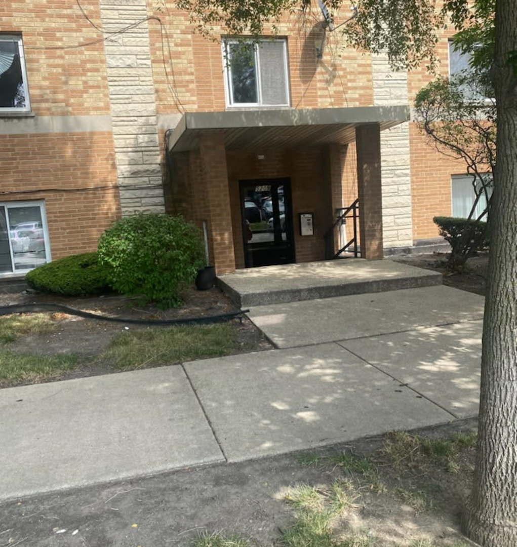 5209 S Leclaire Ave. #3B, Chicago, IL 60638