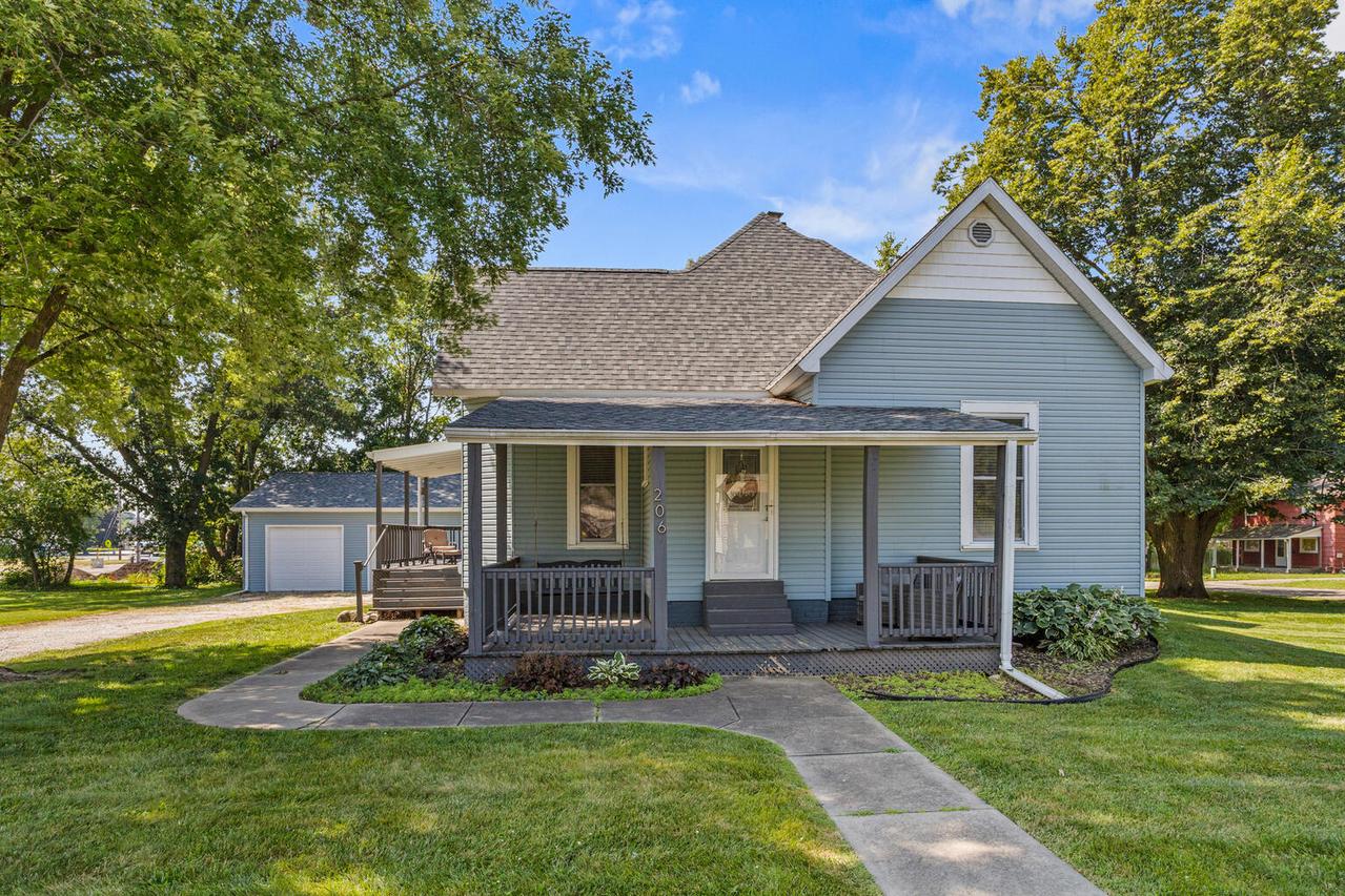 206 W North St., Leroy, IL 61752