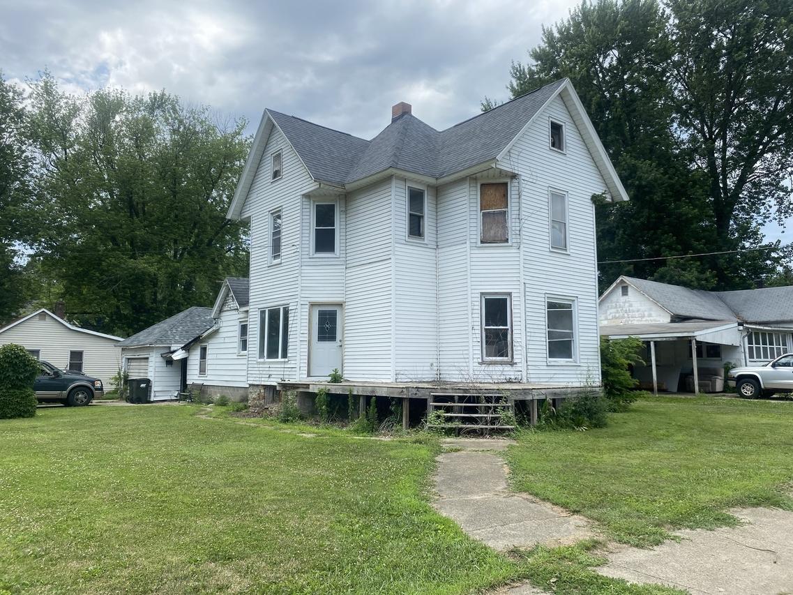 901 4th Ave., Sterling, IL 61081
