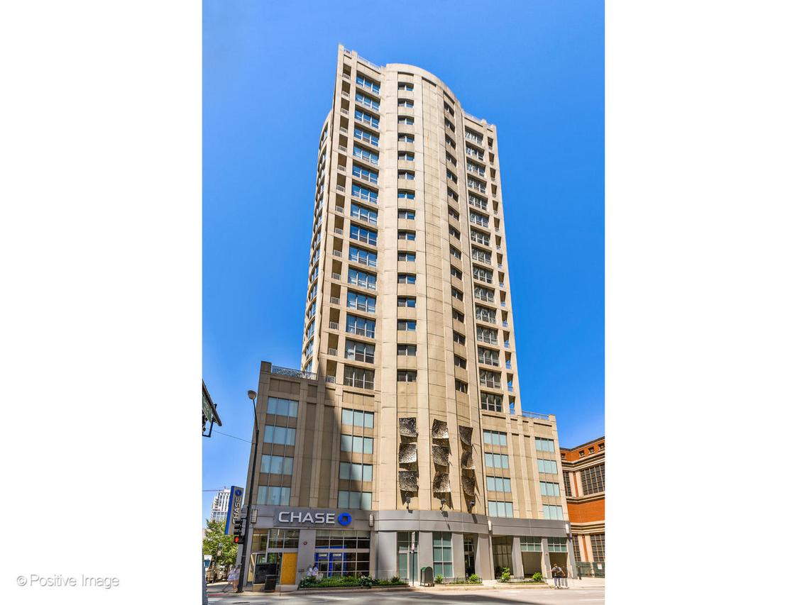 600 N Dearborn St. #701, Chicago, IL 60654