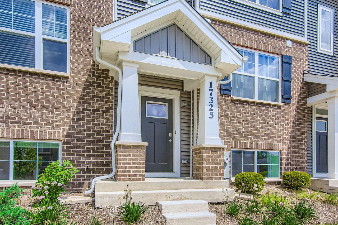 17325 Roscommon Rd., Tinley Park, IL 60477