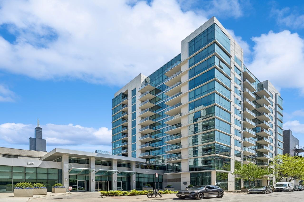 125 S Green St. #503A, Chicago, IL 60607