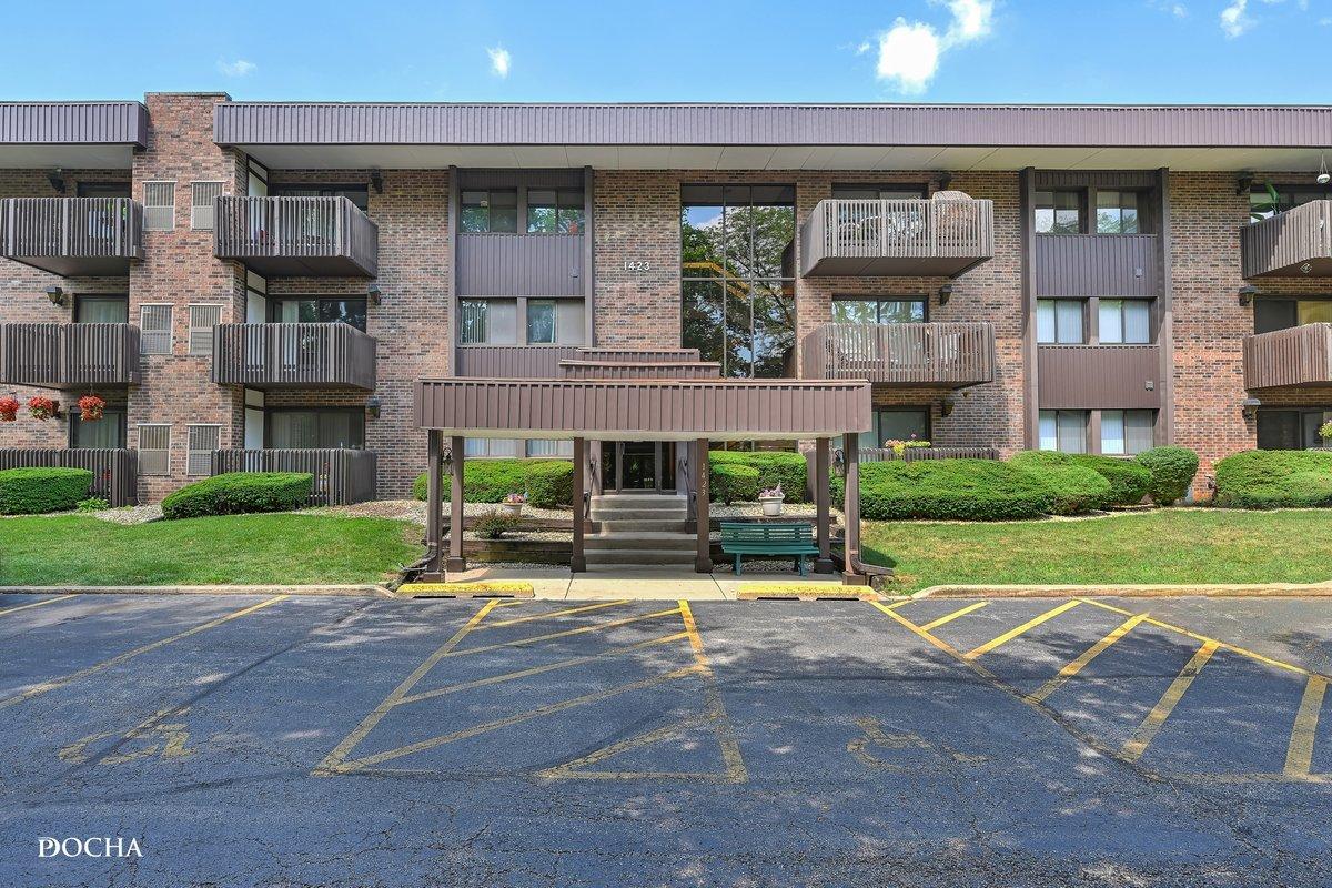 1423 Woodbridge Rd. #2C, Joliet, IL 60436
