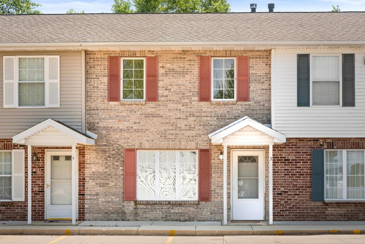 23 Fetzer Dr. #3, Bloomington, IL 61704