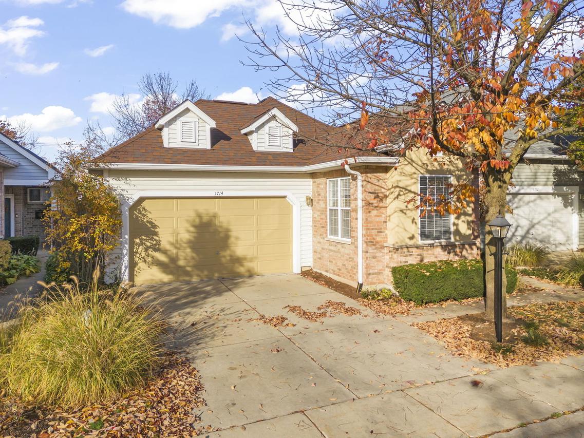 1714 Astor Ave., Oakbrook Terrace, IL 60181