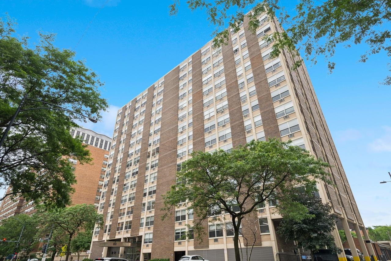 3033 N Sheridan Rd. #603, Chicago, IL 60657