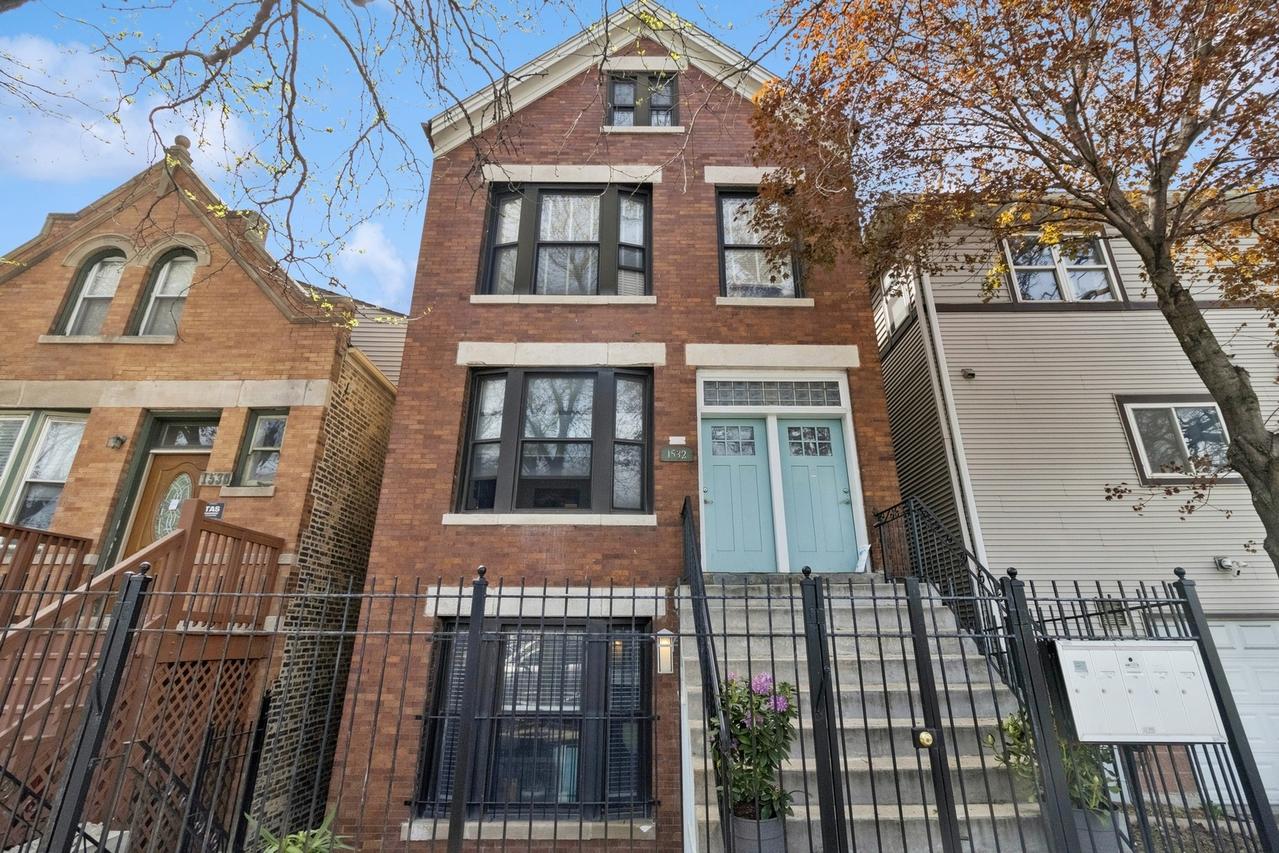 1532 N Greenview Ave., Chicago, IL 60642