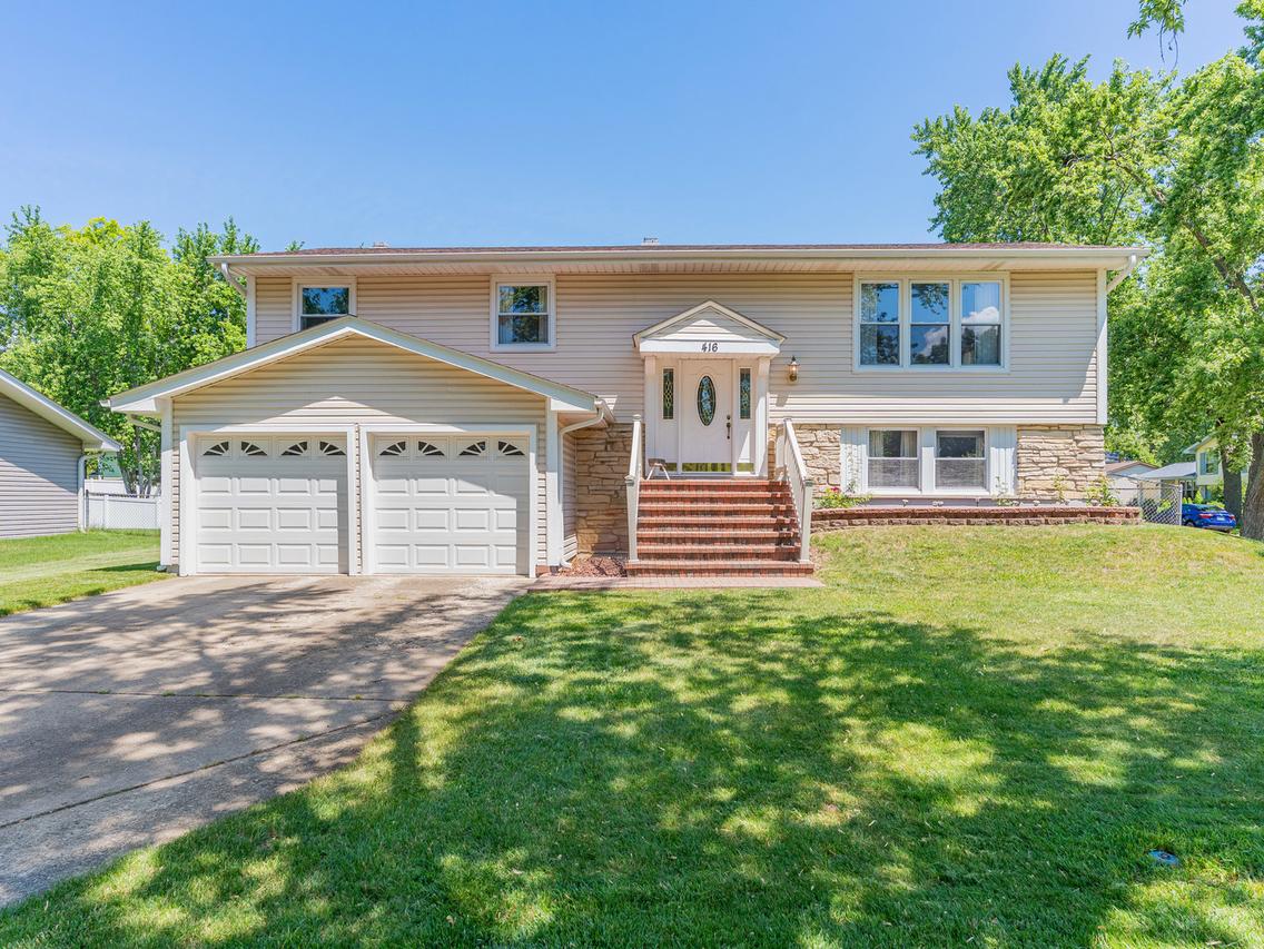 416 Sierra Ln., Bolingbrook, IL 60440