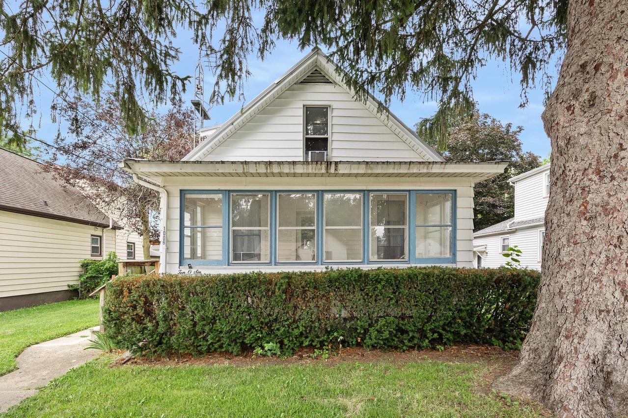 1006 N Livingston St., Bloomington, IL 61701