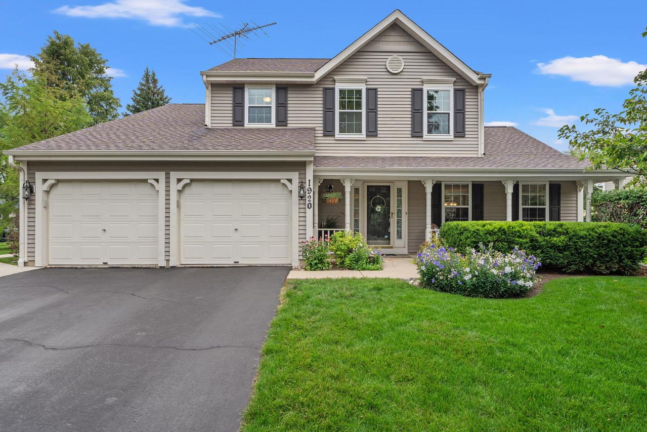 1920 Glenmoor Dr., West Dundee, IL 60118