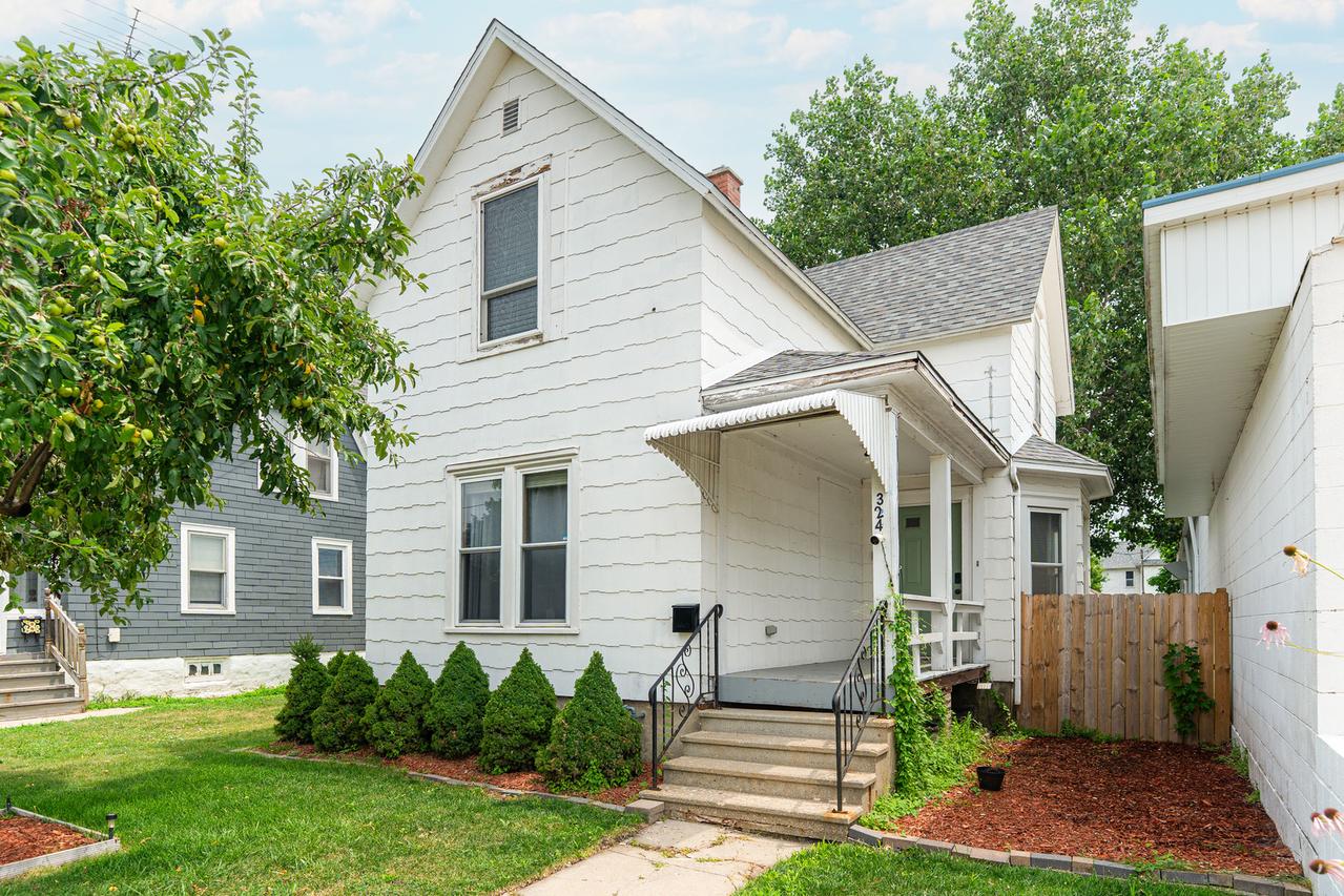 324 N 6th St., Dekalb, IL 60115