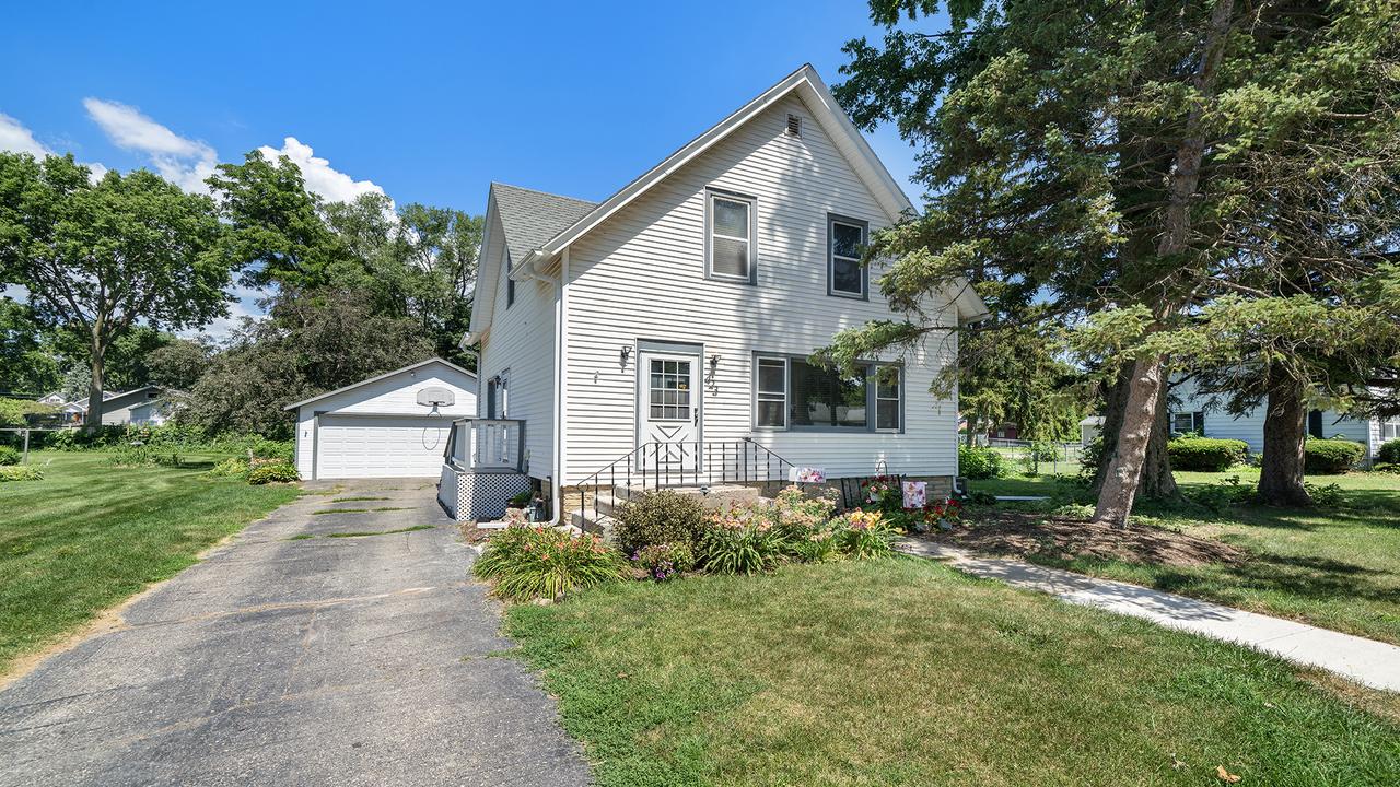 423 W Madison St., Belvidere, IL 61008