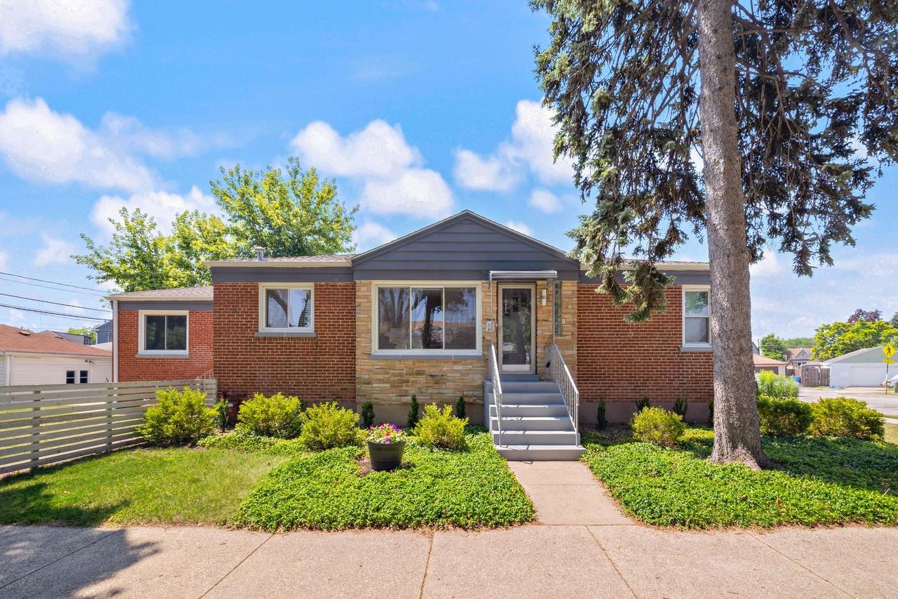 6037 N Nagle Ave., Chicago, IL 60646