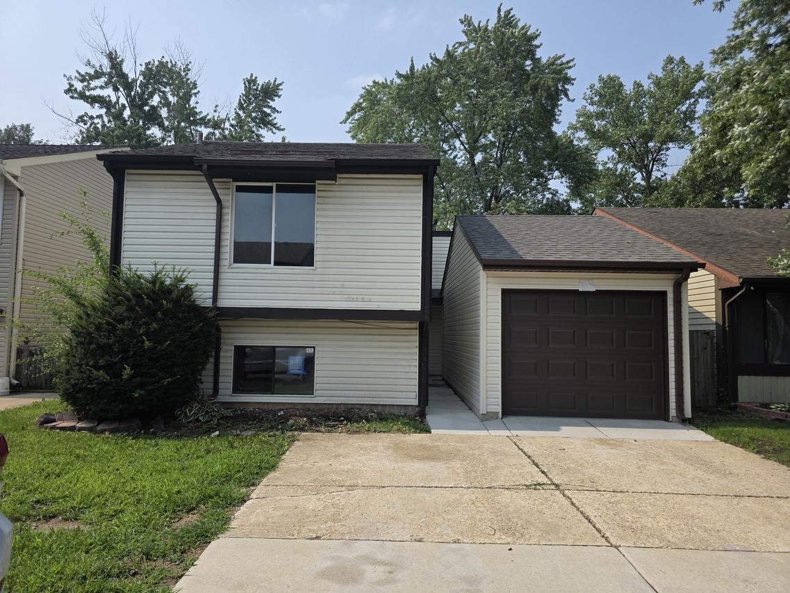 30W135 Wildwood Ct., Warrenville, IL 60555