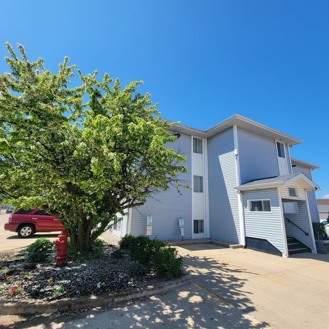 3170 W Monroe St. #210, Waukegan, IL 60085