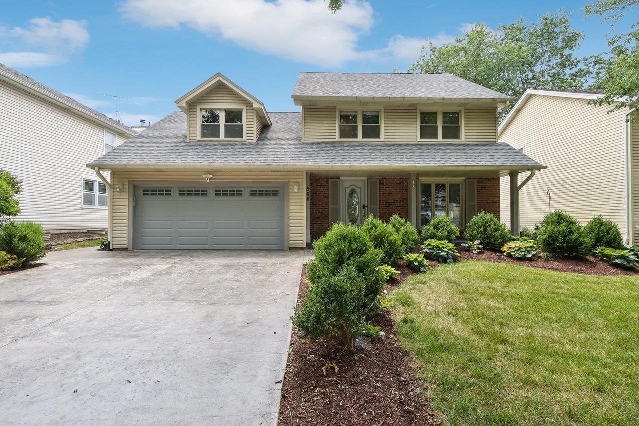 584 Beaconsfield Ave., Naperville, IL 60565