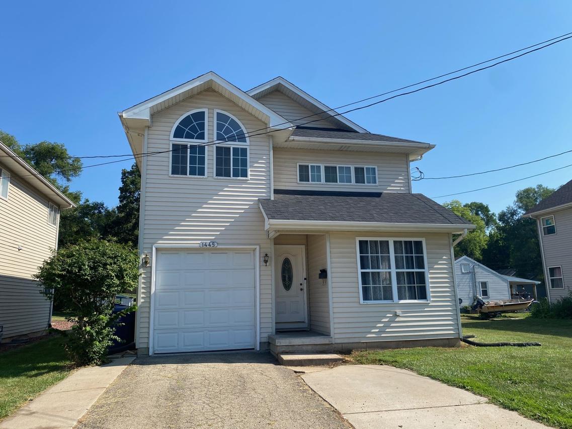 1445 5th St., Lasalle, IL 61301