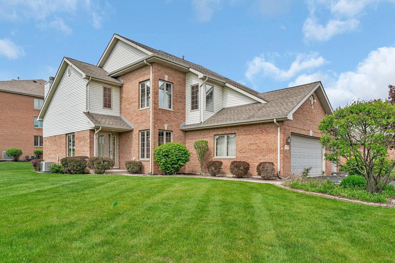 6725 Pondview Dr., Tinley Park, IL 60477