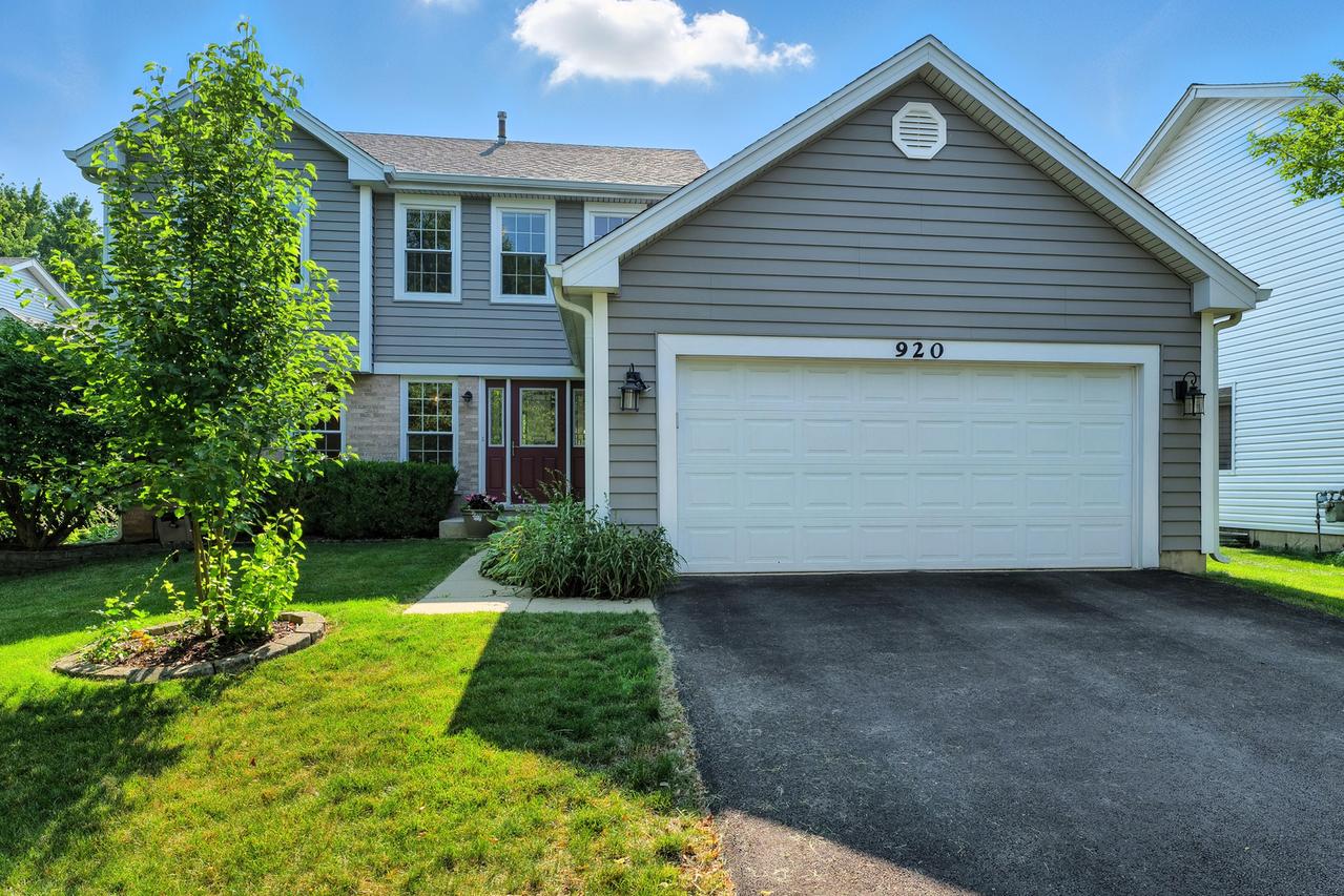 920 Matthew Ct., Naperville, IL 60540