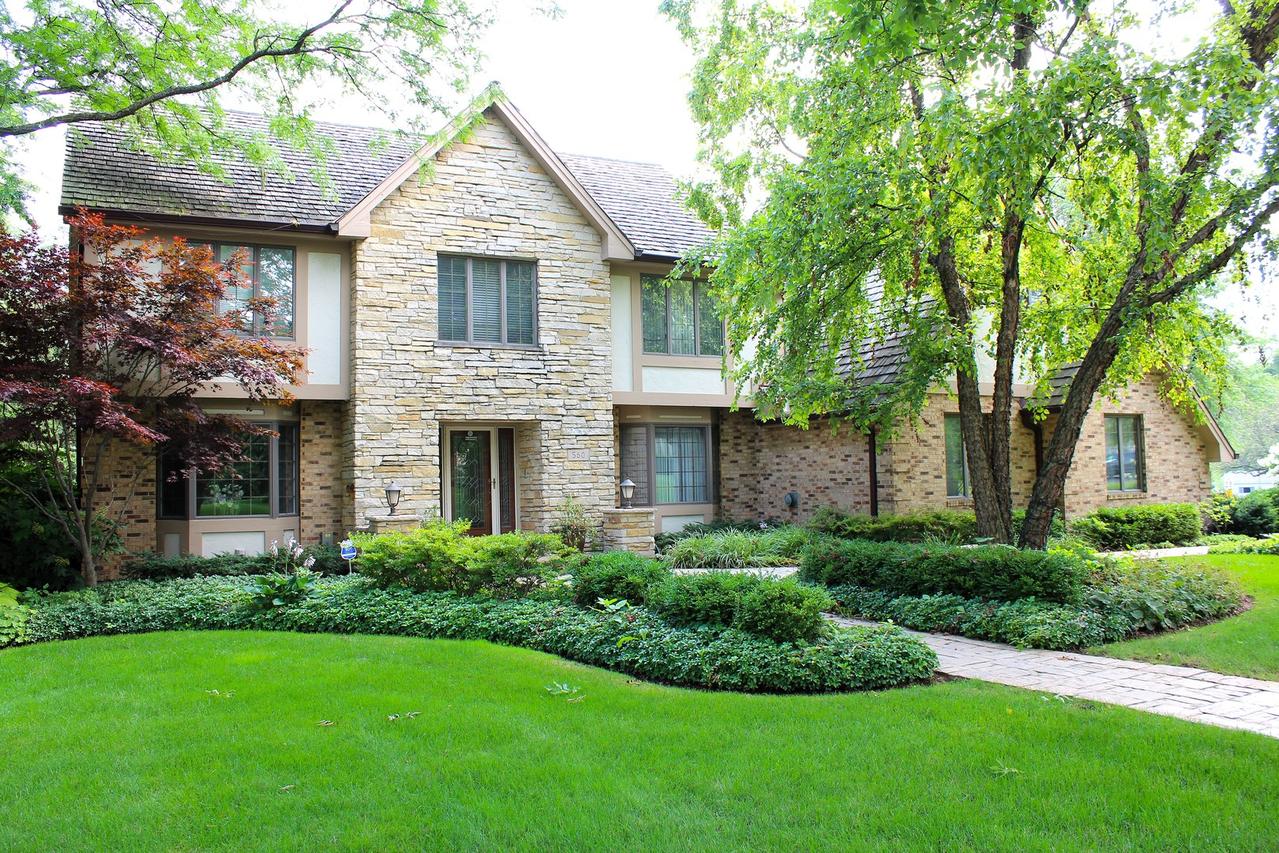 560 81st St., Burr Ridge, IL 60527