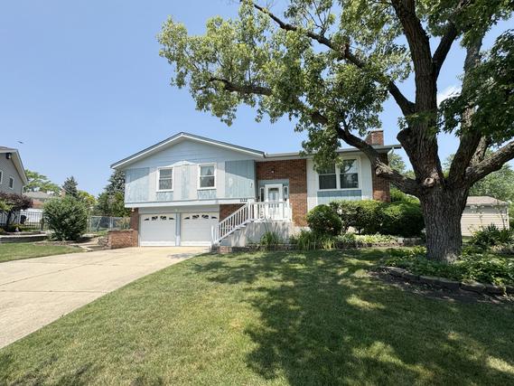 New Homes with Master Bedrooms on the 1st Floor That Attend Schaumburg High School: July 5th to July 11th