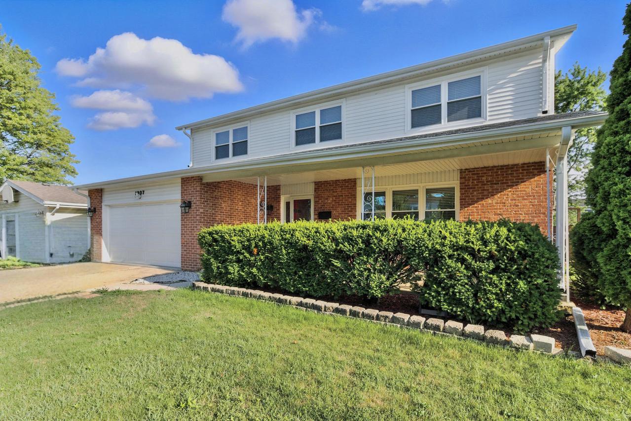 1807 W Locust Ln., Mount Prospect, IL 60056