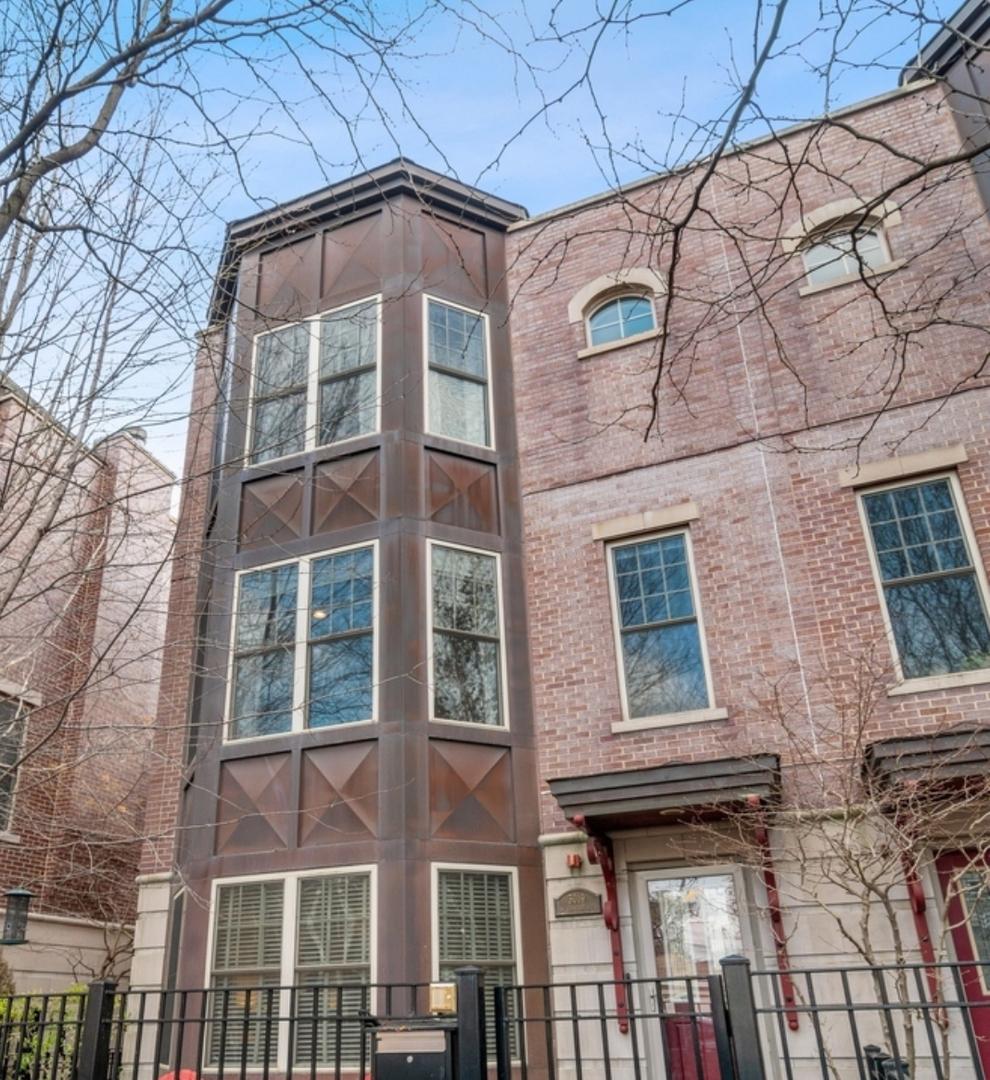 3019 W Cornelia Ave., Chicago, IL 60618