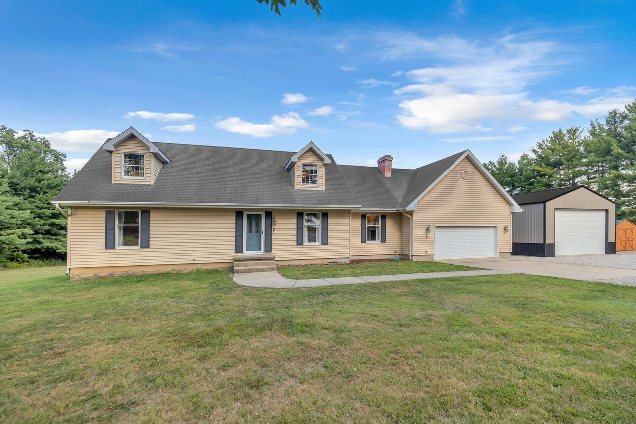 4454 N Prairie View Rd., Oakley, IL 62501