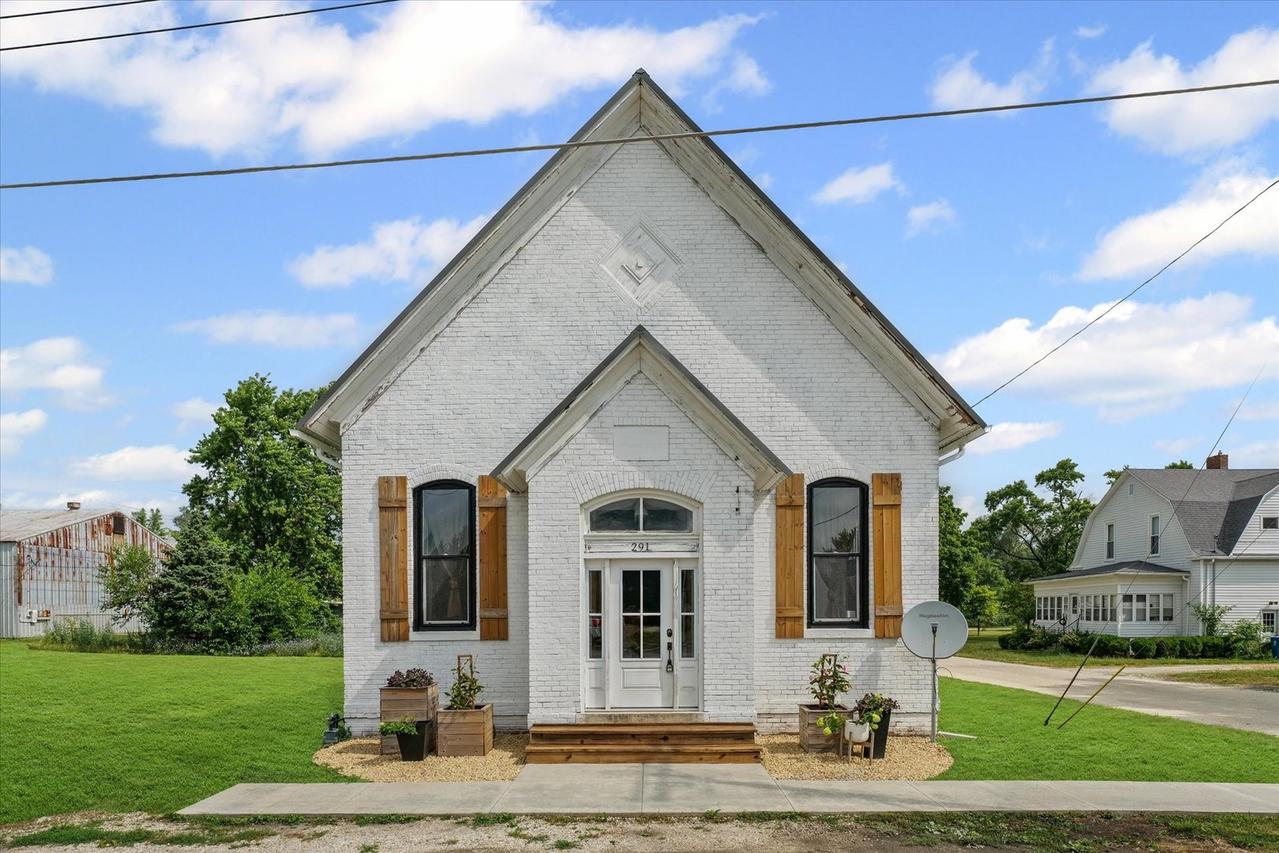 291 E Main St., Wellington, IL 60973
