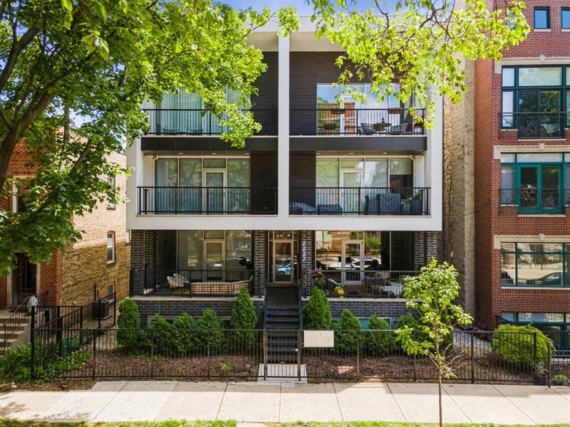 2237 N Hoyne Ave. #3S, Chicago, IL 60647