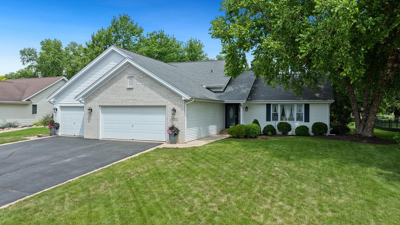 6890 Hartwig Dr., Cherry Valley, IL 61016