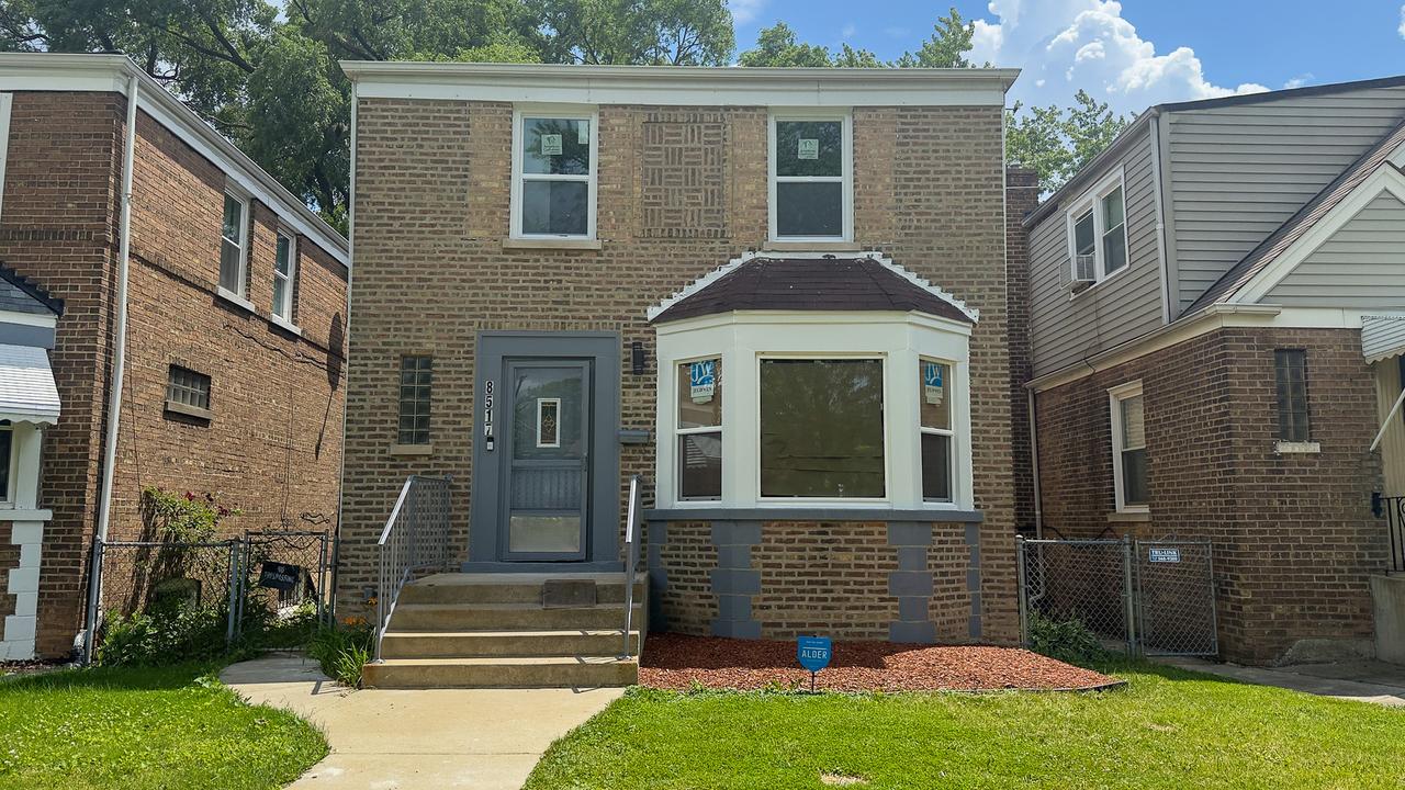 8517 S Wallace St., Chicago, IL 60620