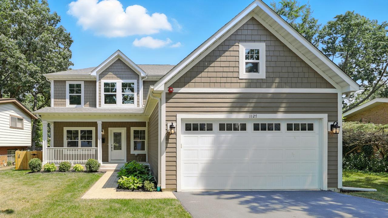 1127 Kenton Rd., Deerfield, IL 60015