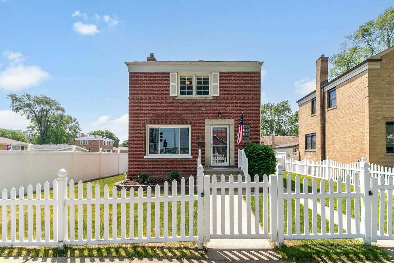 11476 S Homan Ave., Chicago, IL 60655