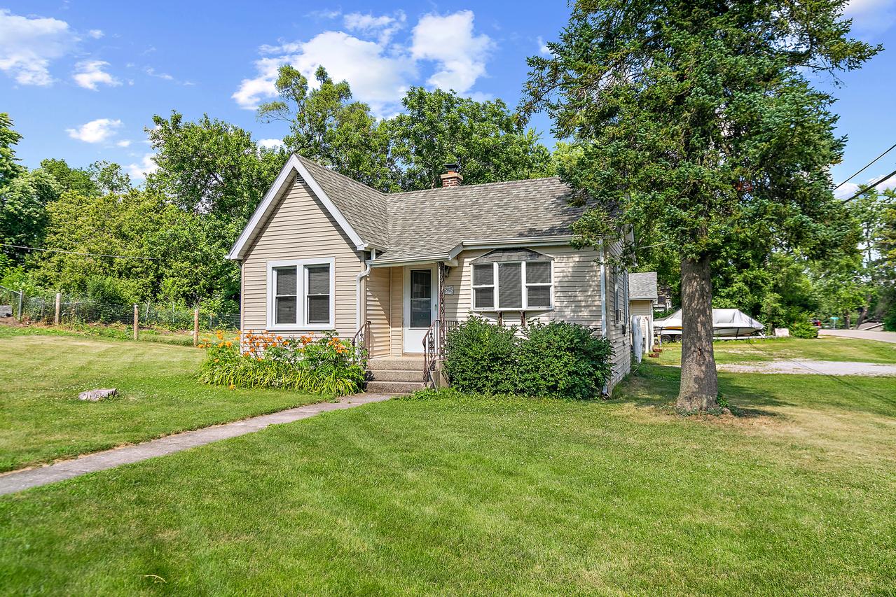 5202 Lear St., Wonder Lake, IL 60097
