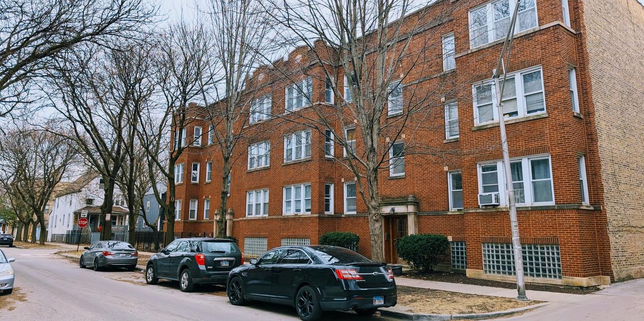 3707 W Cullom Ave. #1, Chicago, IL 60618