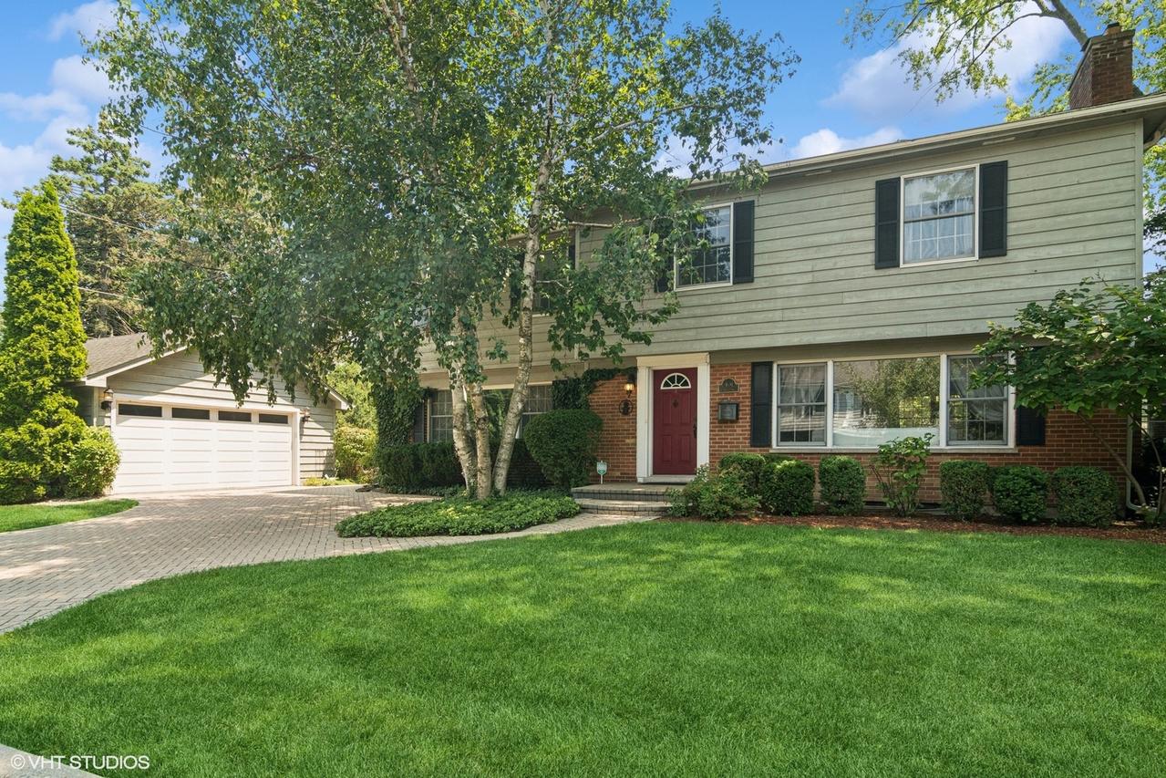401 S Carlyle Pl., Arlington Heights, IL 60004