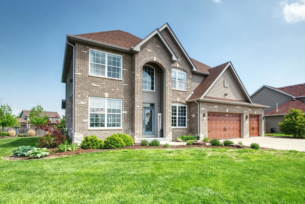 1472 S Saddlebrook Ln., Minooka, IL 60447