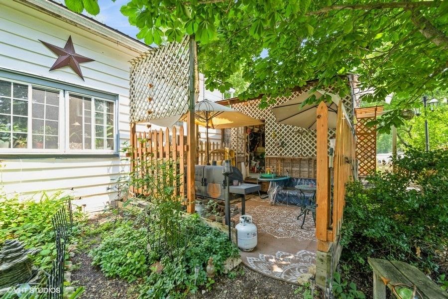 8316 Howe Rd., Wonder Lake, IL 60097